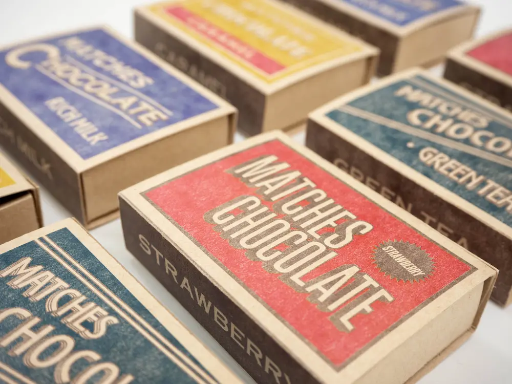 チョコレートパッケージ『MATCHES CHOCOLATE』のメインビジュアル